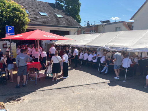 Beim Jubiläumsfest der Feuerwehr